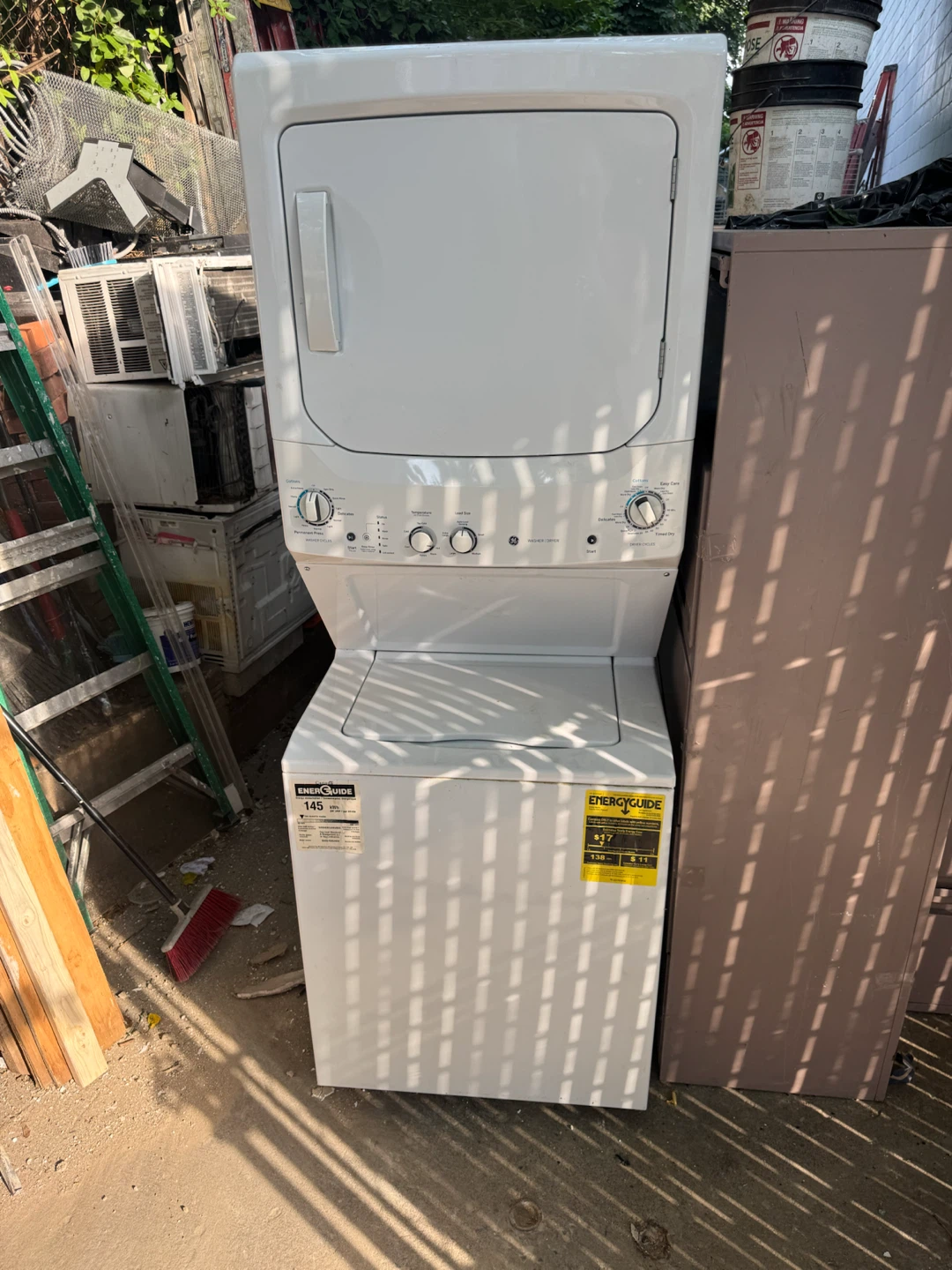 27” GE Stackable Washer Dryer GUD27GSSJ1WW