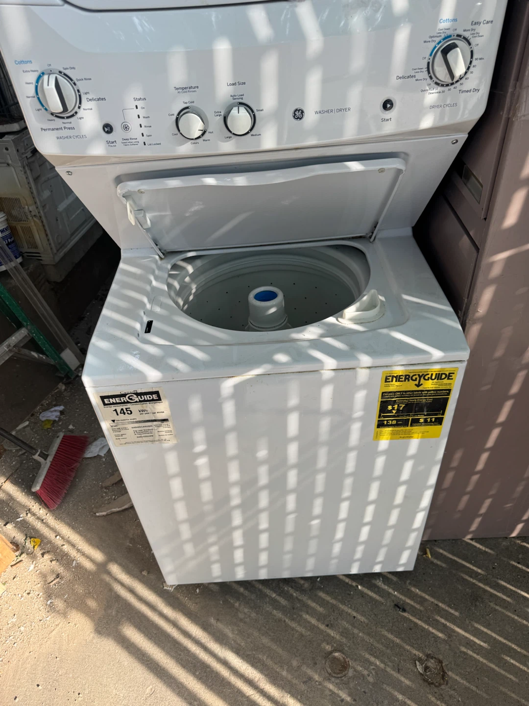 27” GE Stackable Washer Dryer GUD27GSSJ1WW - photo 4