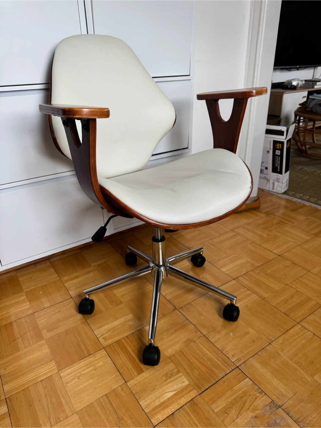 White Leather and Wood Office Chair