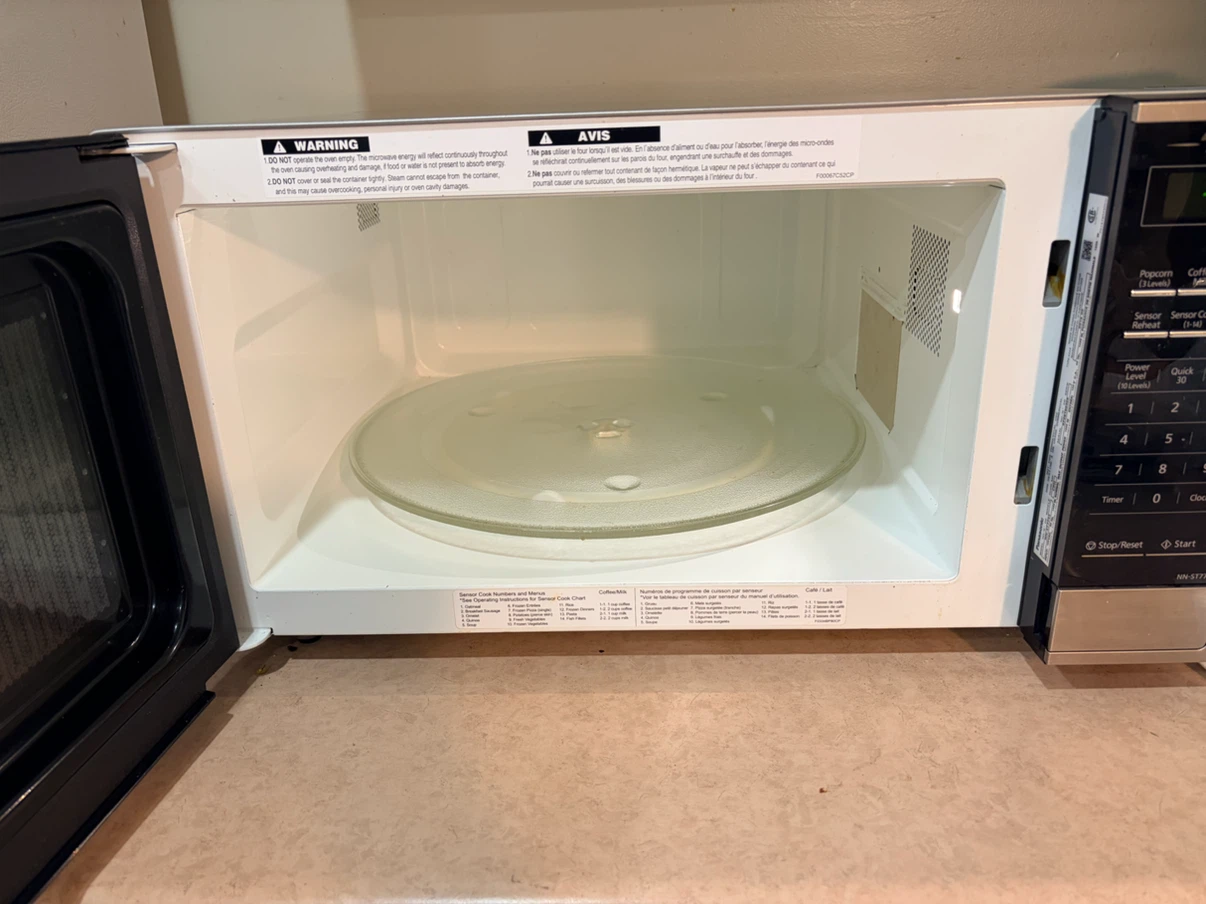 Panasonic Inverter Microwave – Excellent Condition