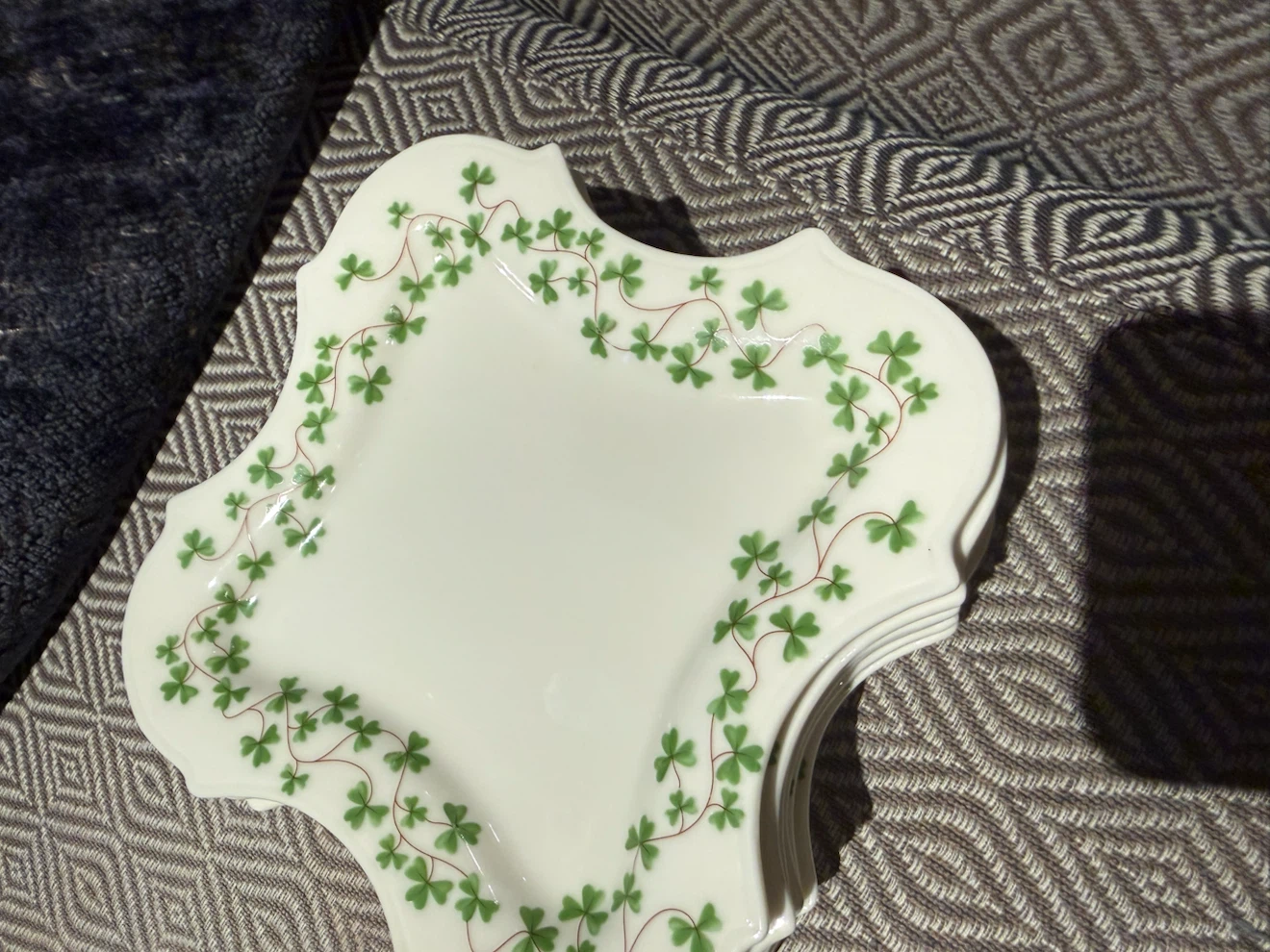 Set of 6 Shamrock Plates and 1 Mug