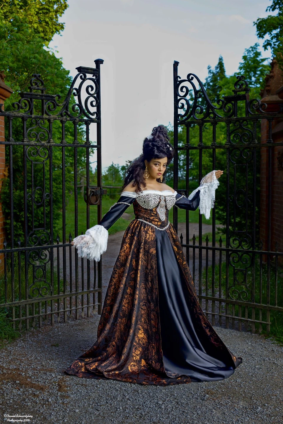 Women's Victorian/Edwardian Gown - Black & Gold Brocade - photo 2