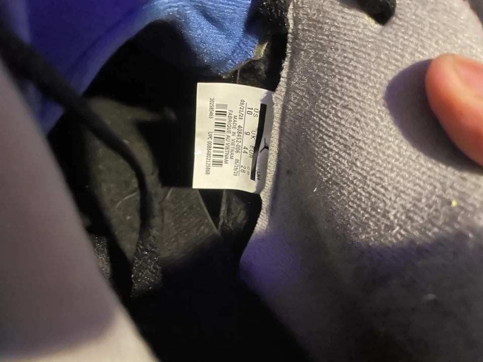 Air Jordan 4 Retro Shoes - photo 4