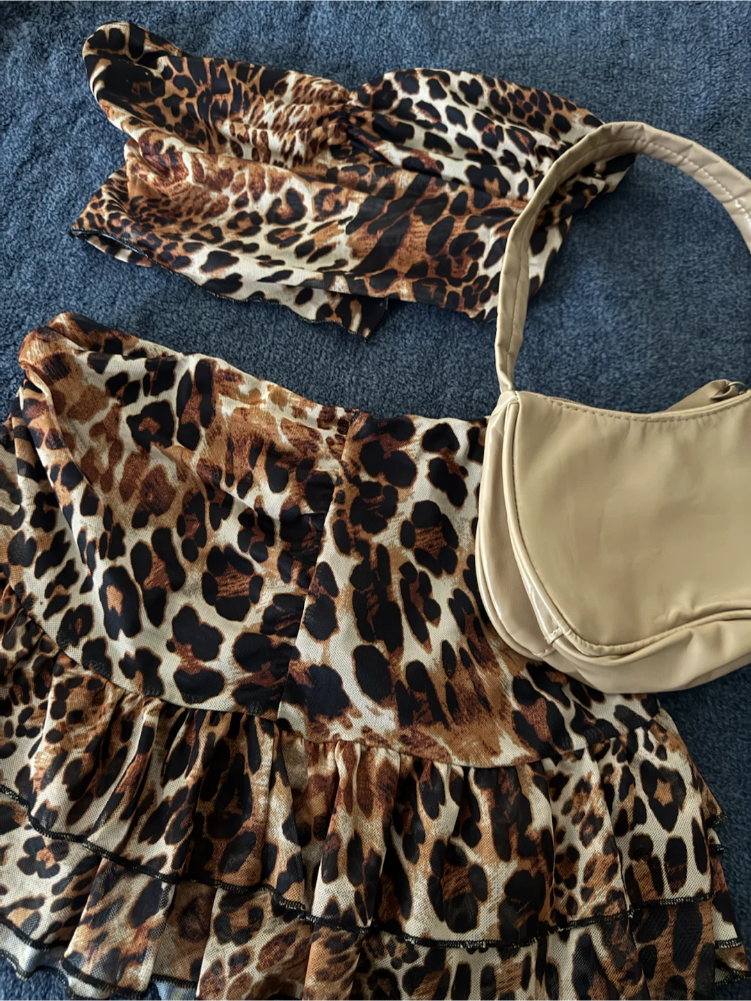 Leopard Print Crop Top and Skirt Set. Bag Included! - photo 2