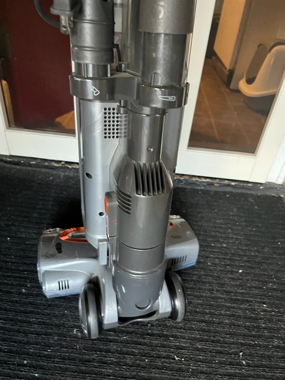 Shark Vacuum Cleaner - photo 3