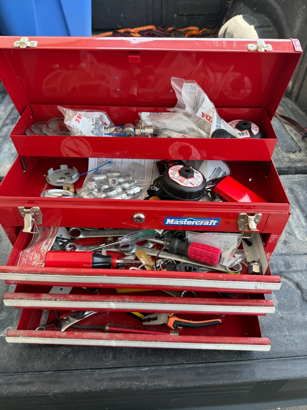 Mastercraft Red Metal Toolbox - photo 3