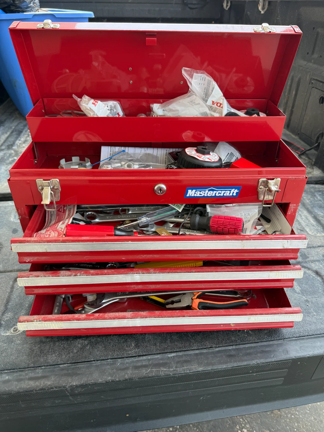 Mastercraft Red Metal Toolbox - photo 4