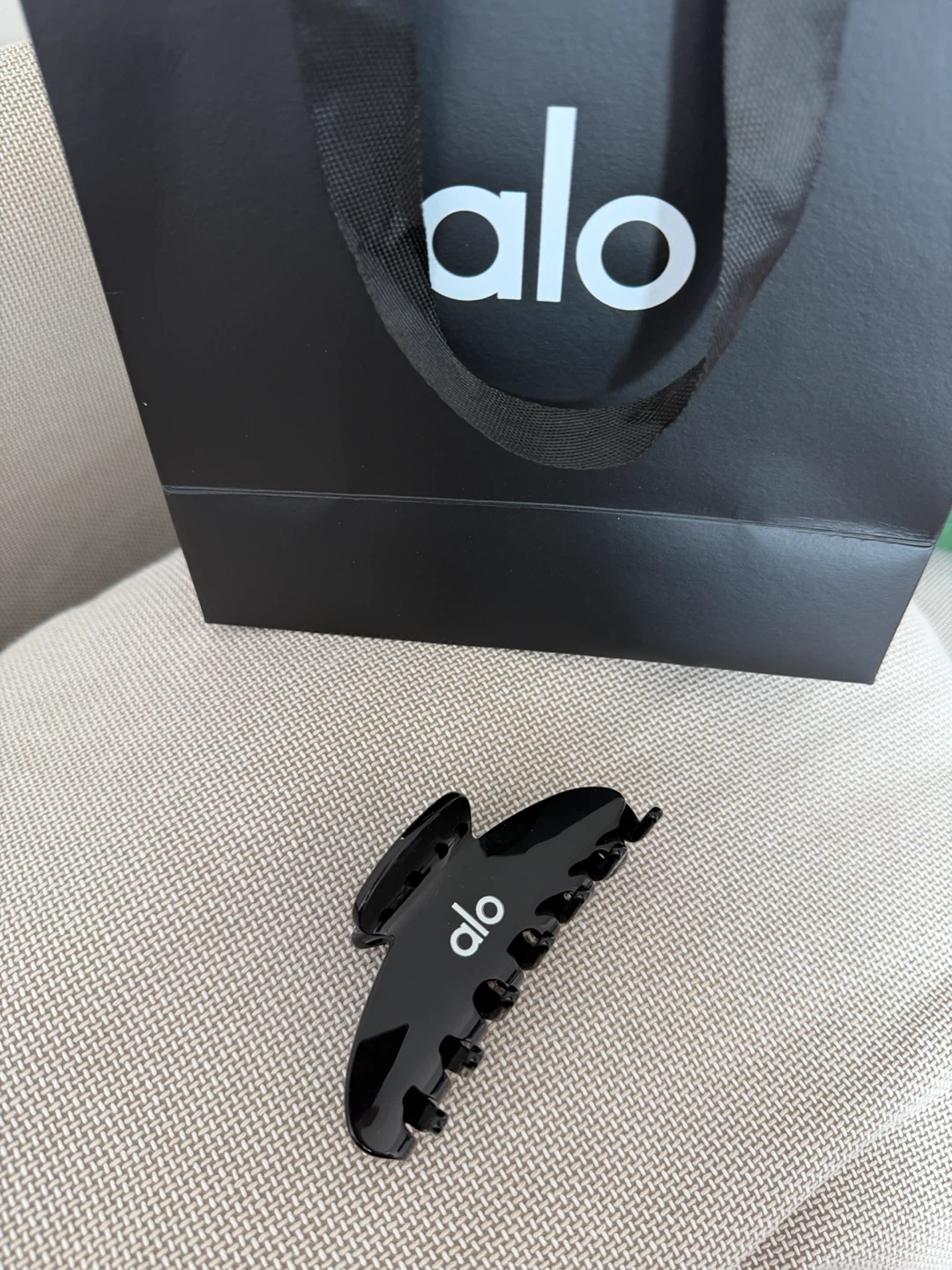ALO Yoga Black Claw Clip - photo 5