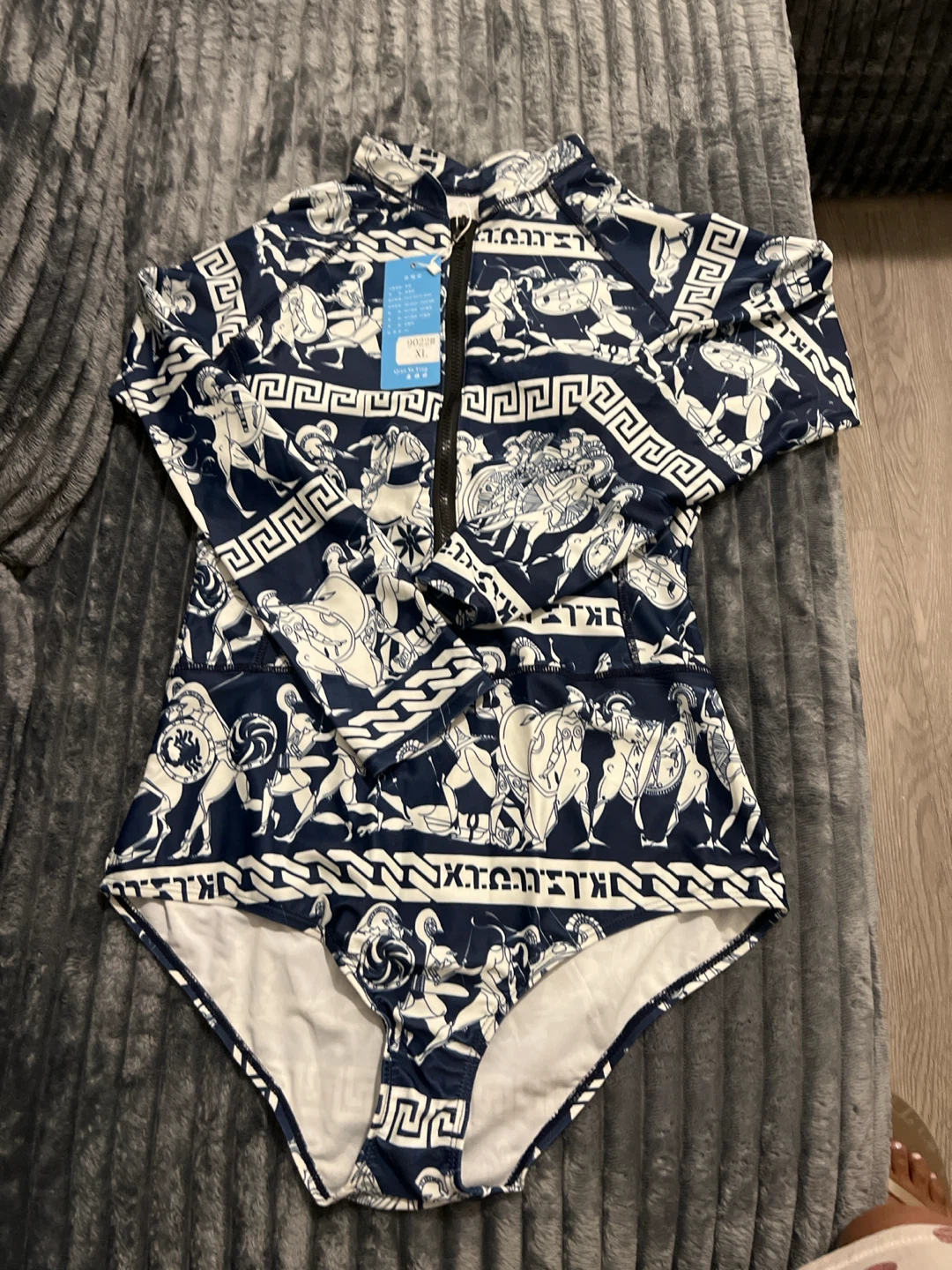 Qian Ya Ting Women's Long Sleeve Swimsuit - XL