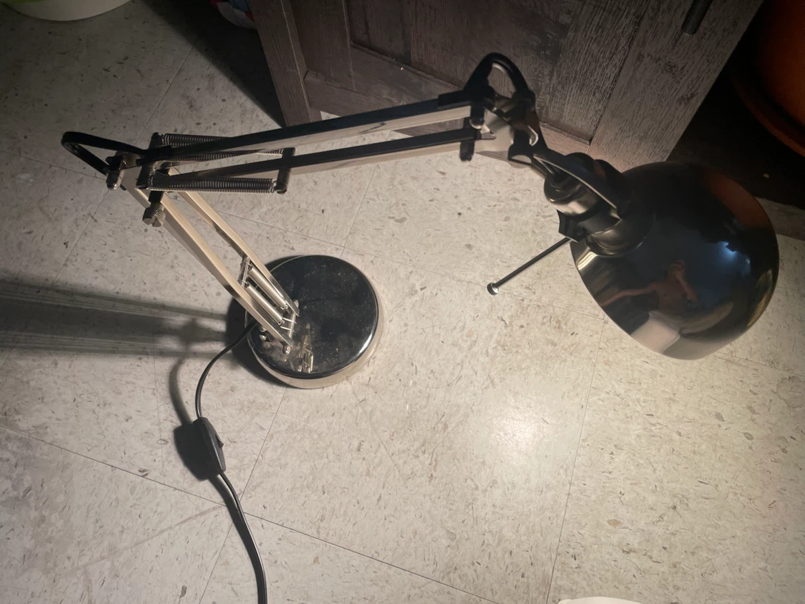 Adjustable Desk Lamp only for 3 days - photo 2