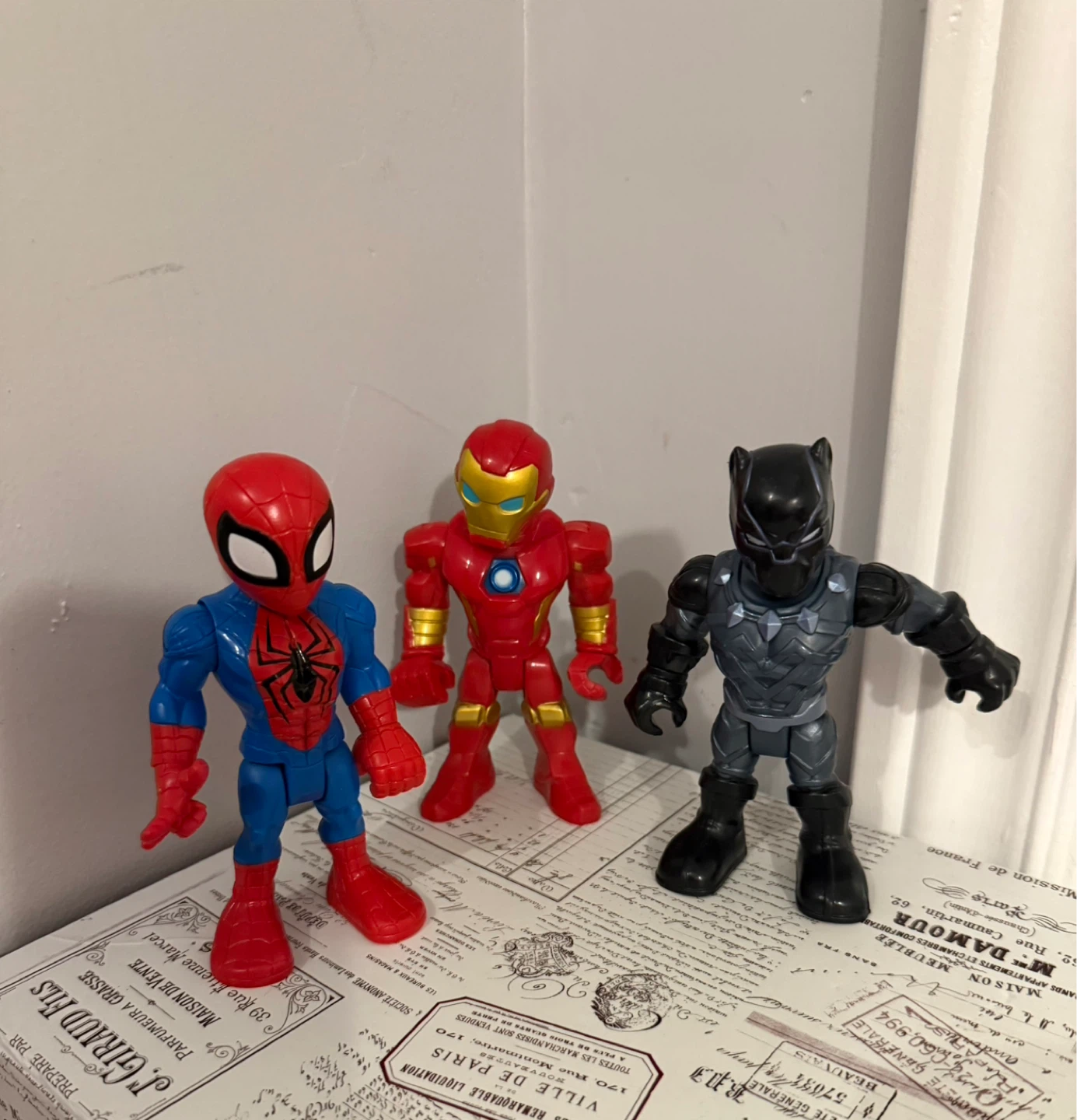 Marvel Spiderman, Iron Man, Black Panther)