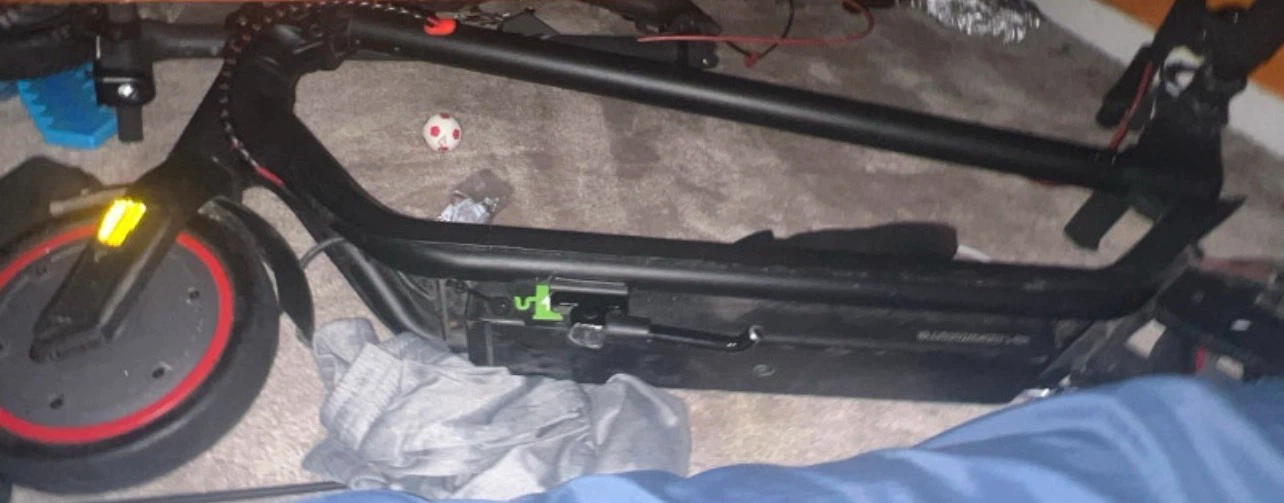iScooter i8L Electric Scooter  Needs Rear Wheel Replacement - photo 2