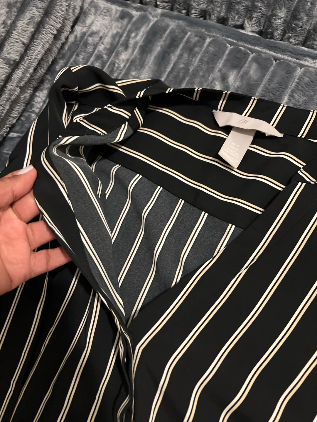 H&M Striped V-Neck Midi Dress - photo 3