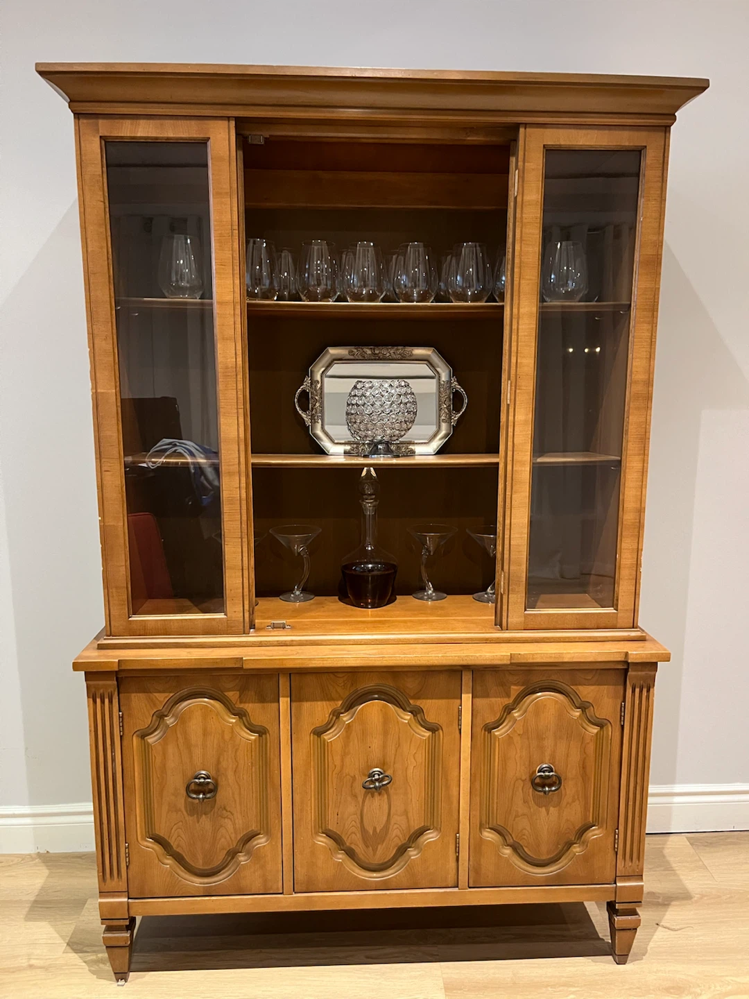 Vintage Wooden China Cabinet Hutch - photo 2