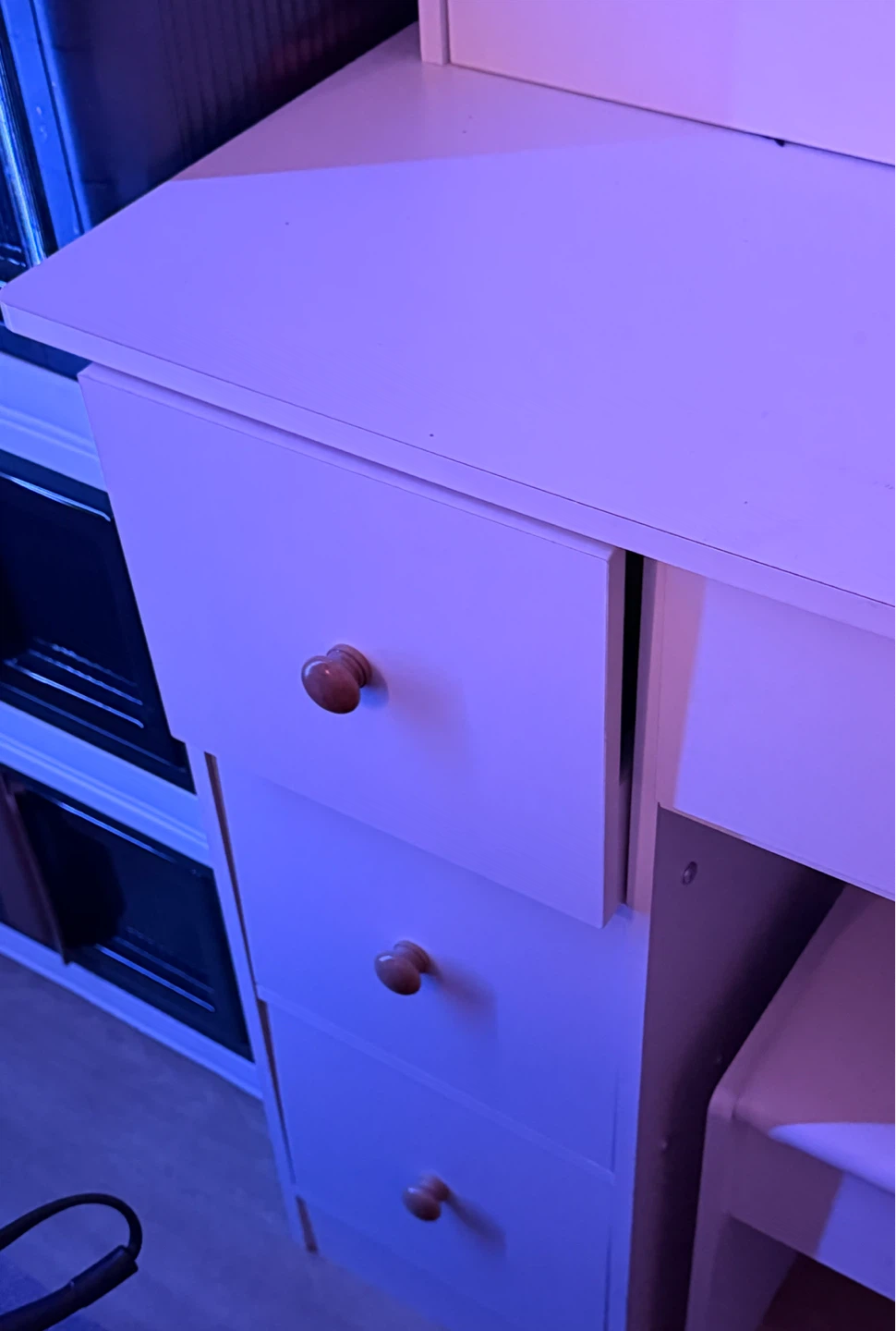 White Vanity Table with Light-Up Mirror and Stool - photo 5