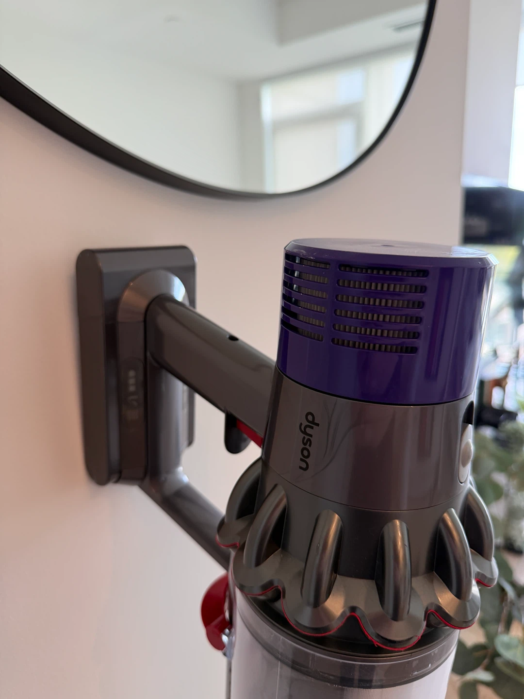Dyson Cyclone V10 Animal+ Vacuum (Nickel/Iron) - photo 3