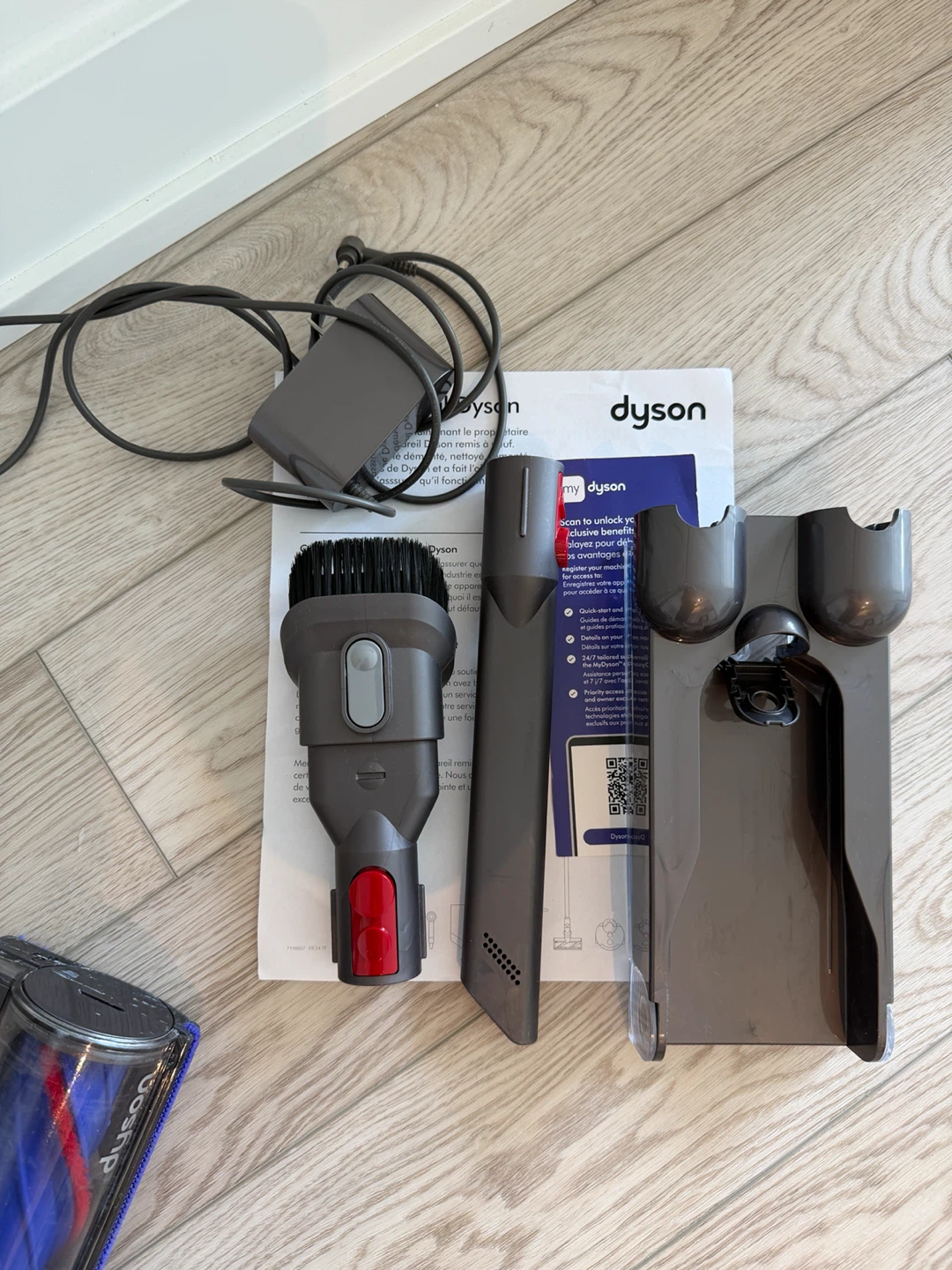Dyson Cyclone V10 Animal+ Vacuum (Nickel/Iron) - photo 4
