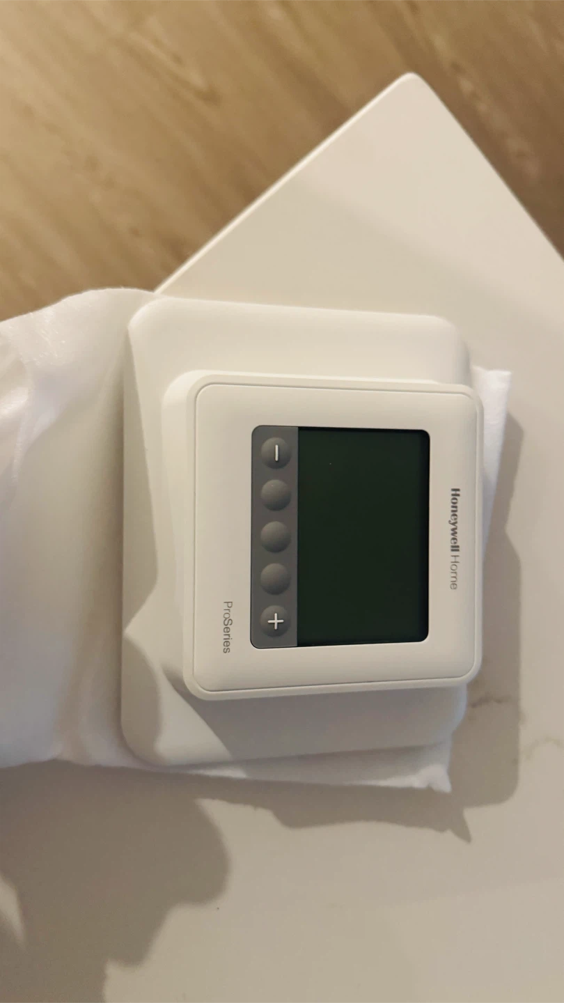 Brand new Honeywell Home ProSeries Thermostat