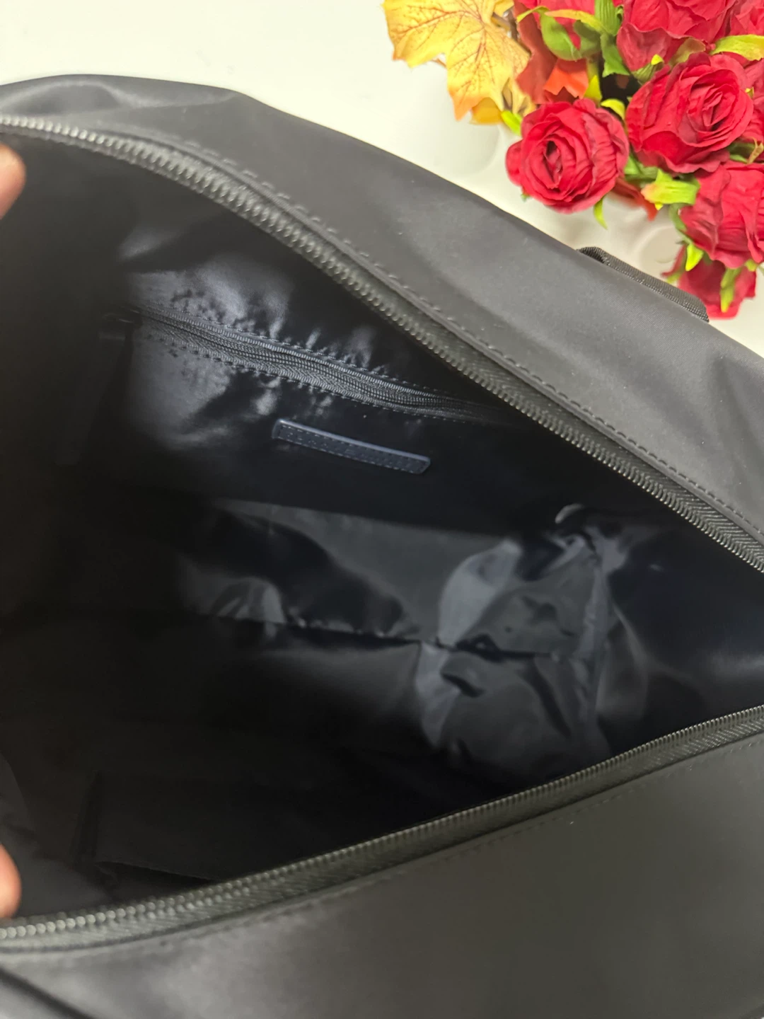 Black Tommy Hilfiger Duffle Bag - photo 5