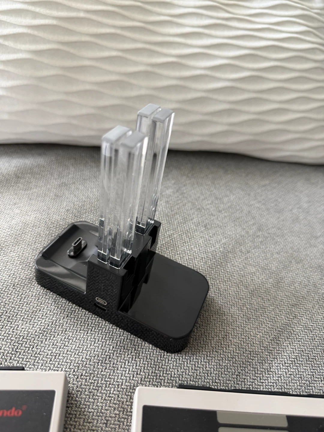 Nintendo switch controllers and charger - photo 4