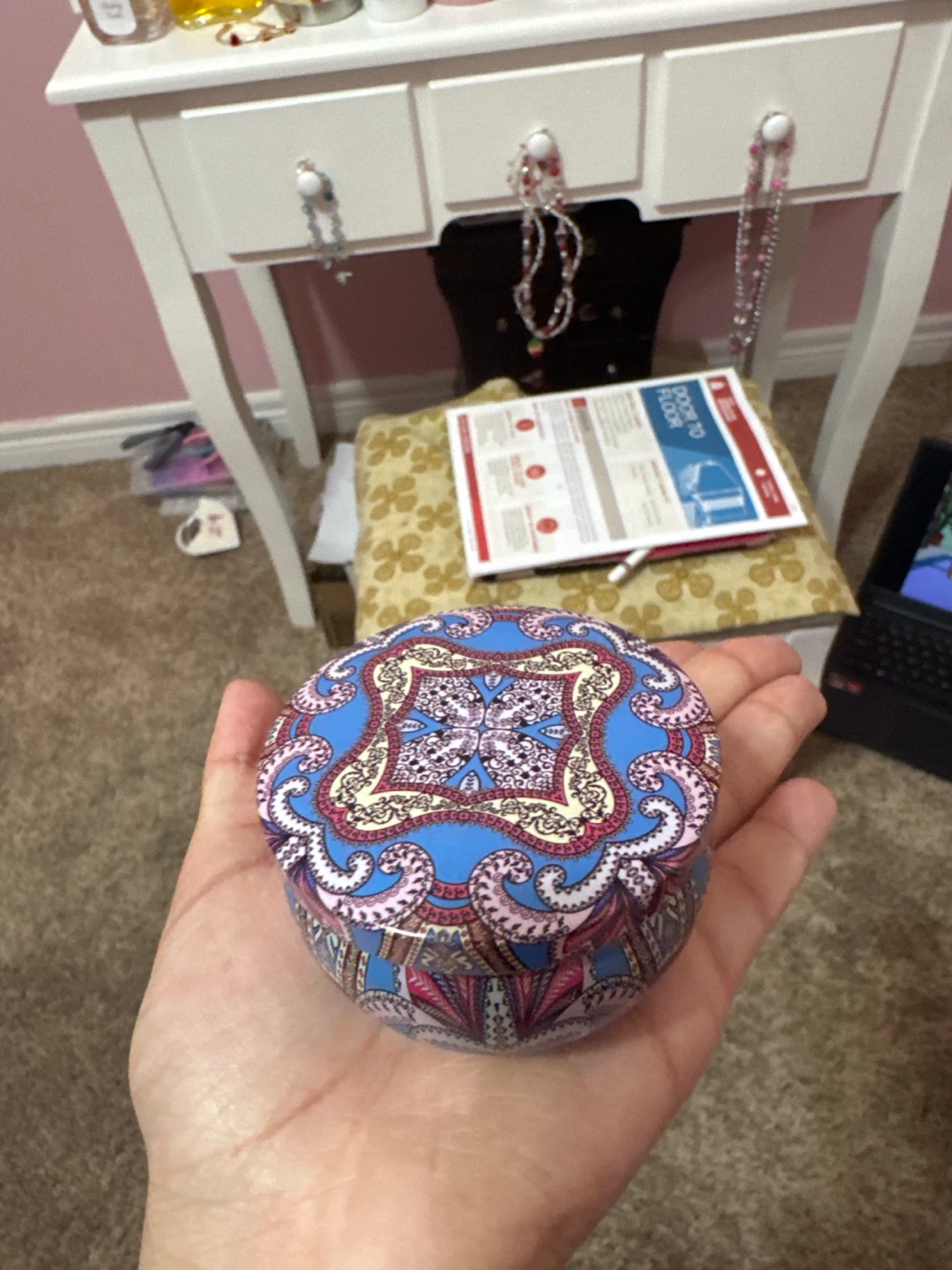 Round Decorative Scented Candle