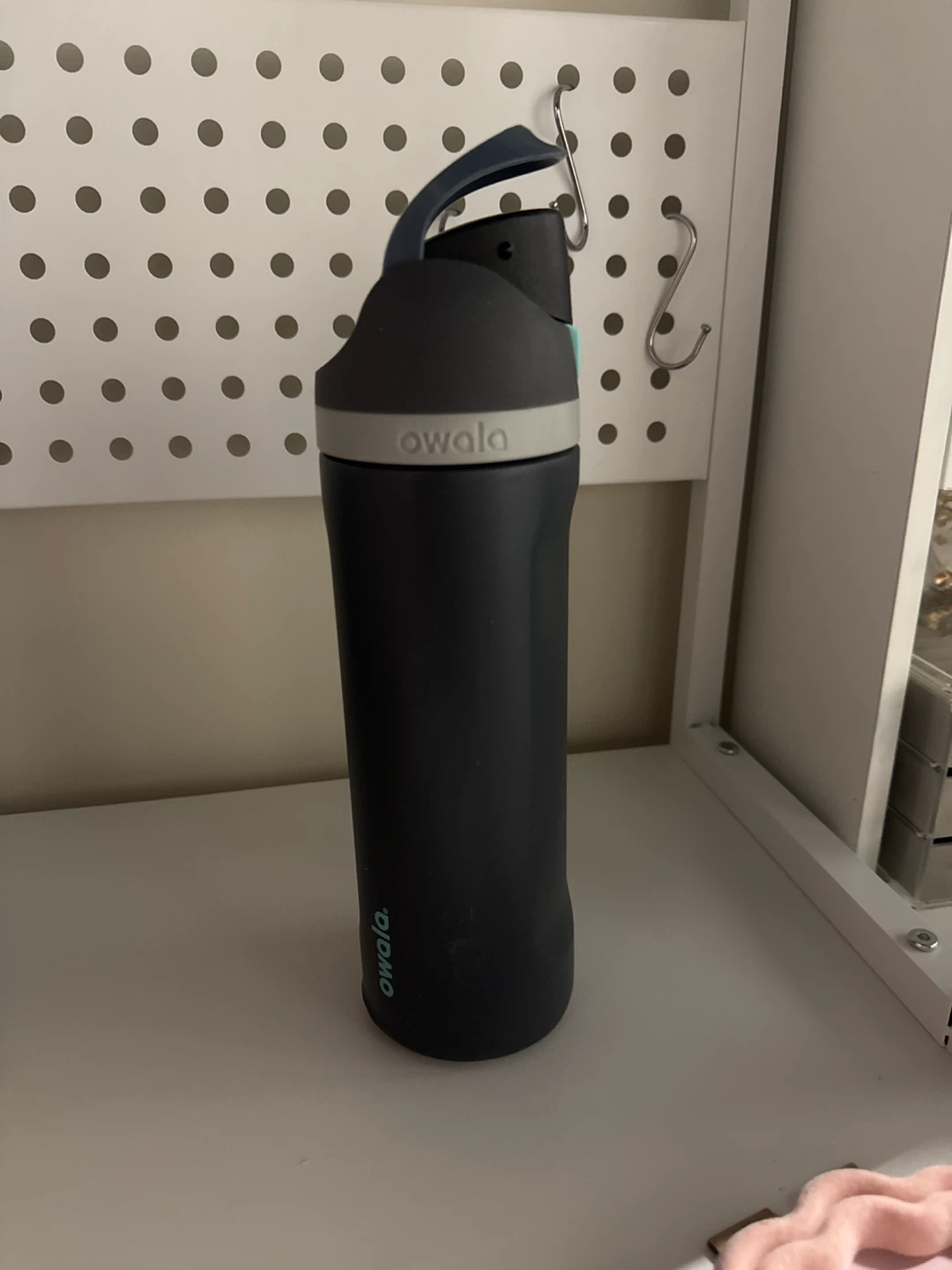 Owala Water Bottle 24 oz