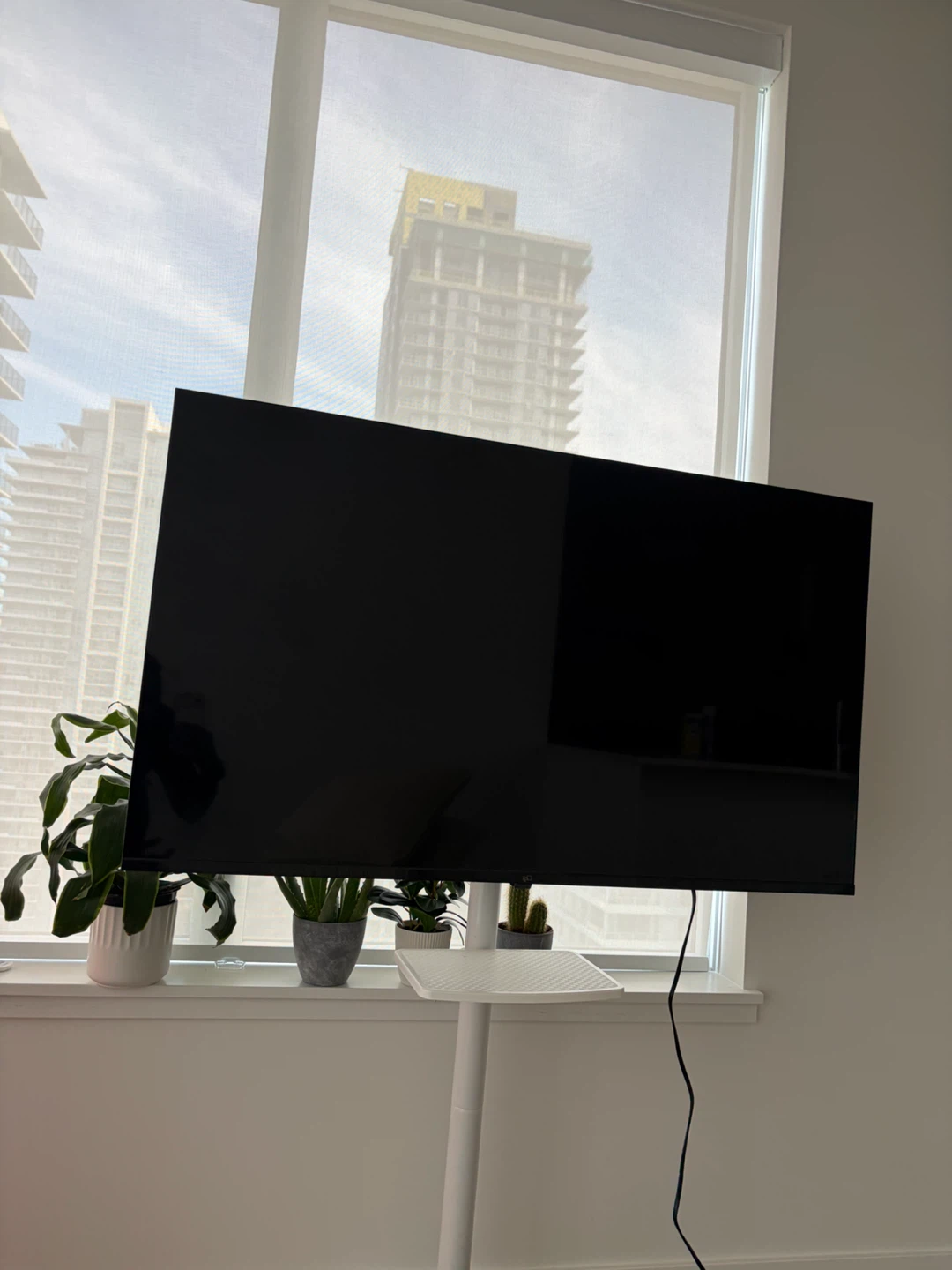 A1 50 inch LED 4K Google TV with portable Stand - photo 2