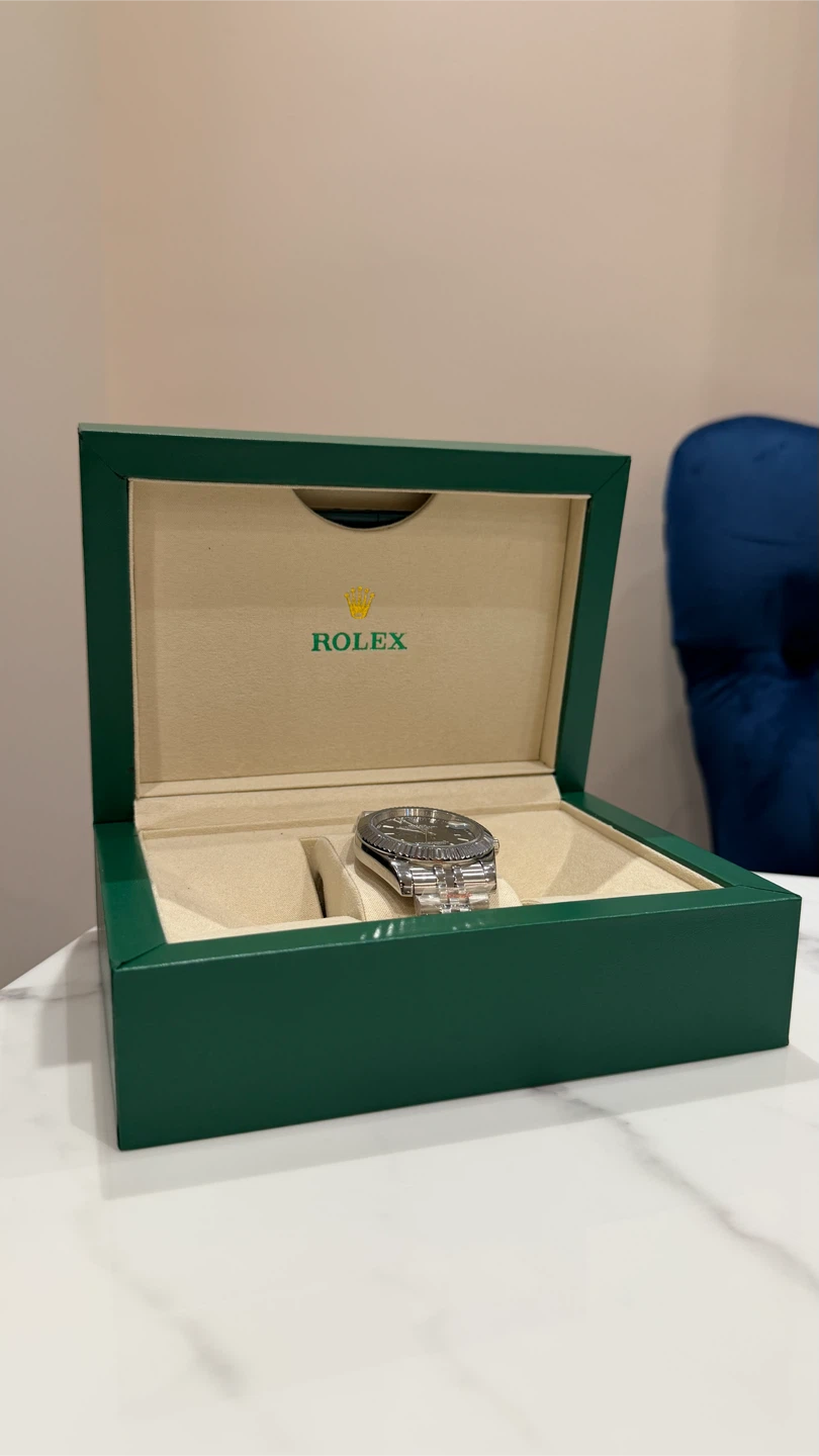($329) Rolex Oyster Perpetual Datejust Watch