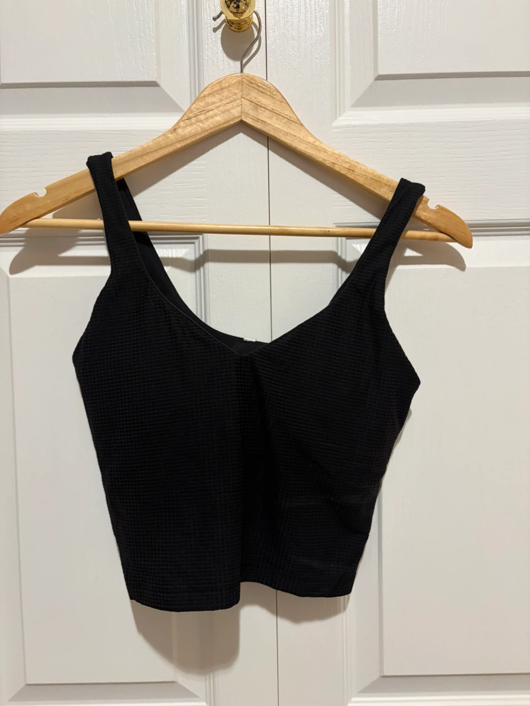 Lululemon crop top in black