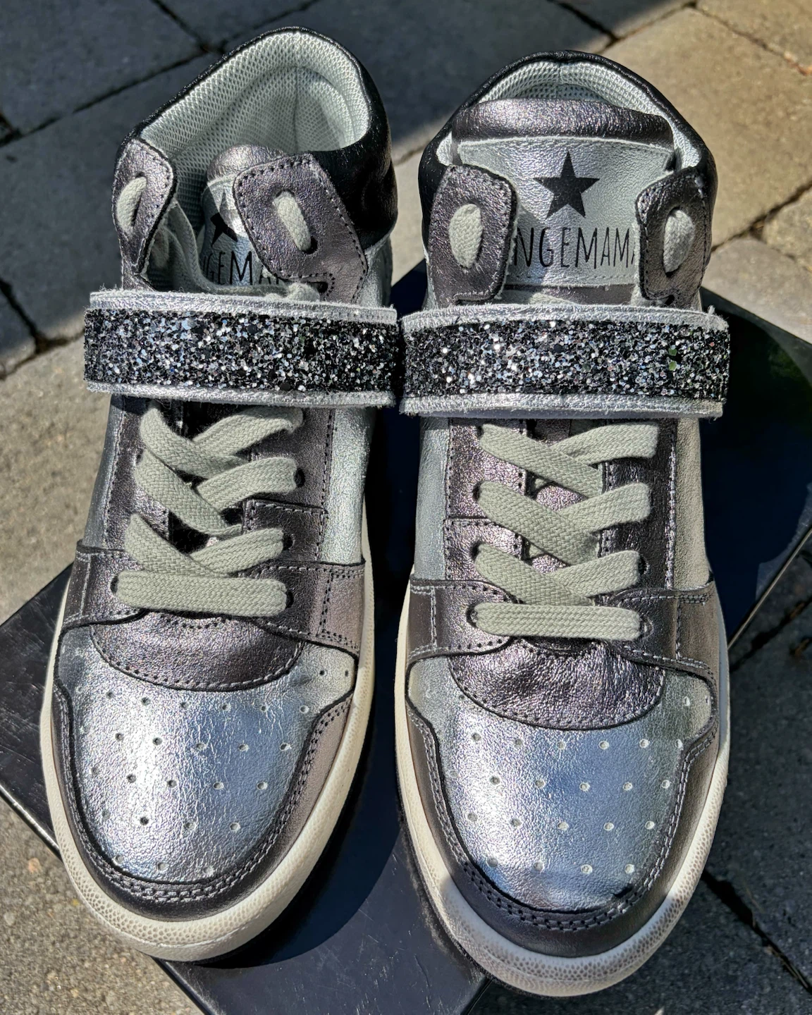 BRAND NEW STUNNING LEATHER Silver Sneakers from France - photo 2