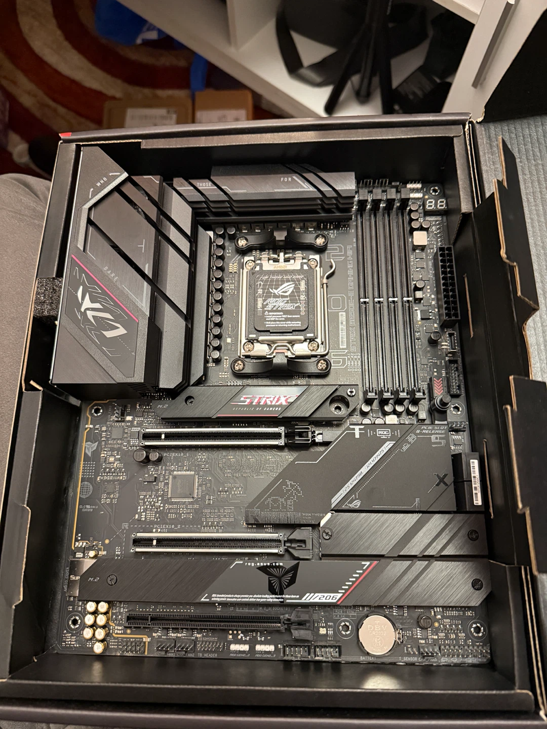 ASUS ROG Strix B650E-E Gaming WiFi Motherboard
