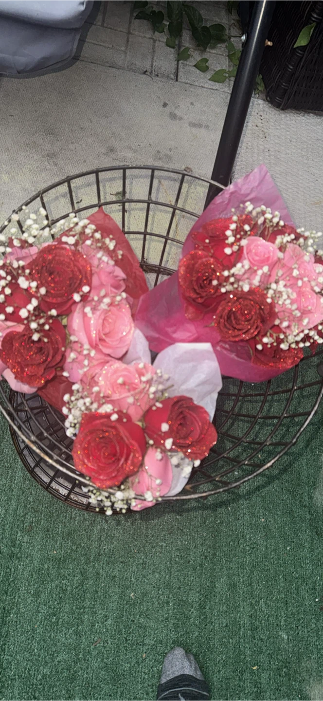 Sparkly Red and Pink Rose Bouquet with Baby's Breath