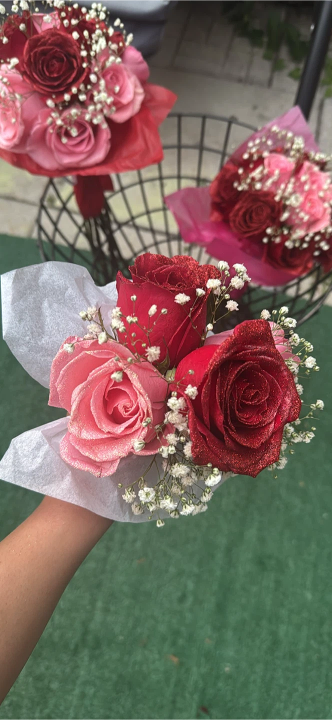 Sparkly Red and Pink Rose Bouquet with Baby's Breath - photo 4