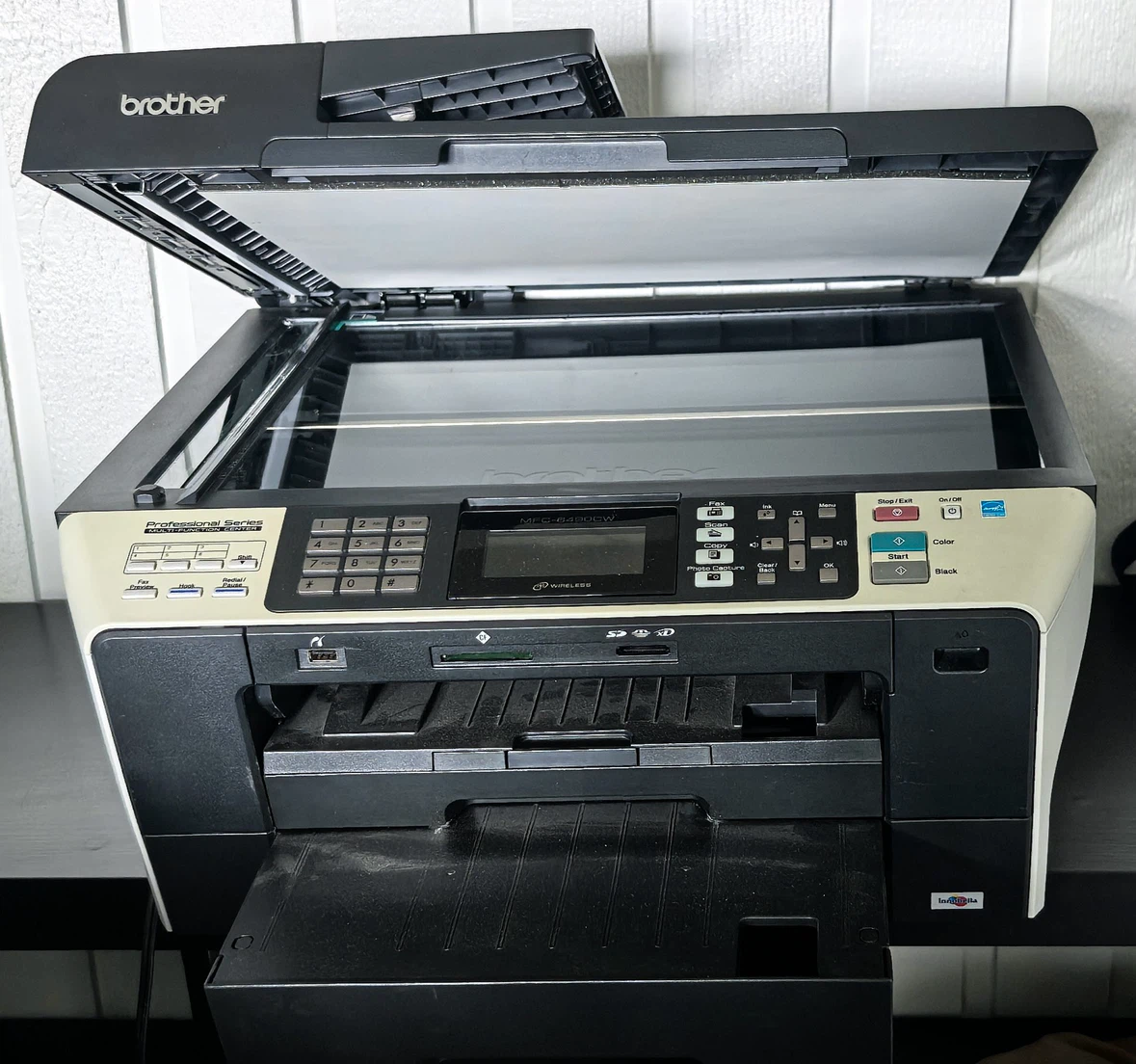 Brother MFC-6490CW - photo 2
