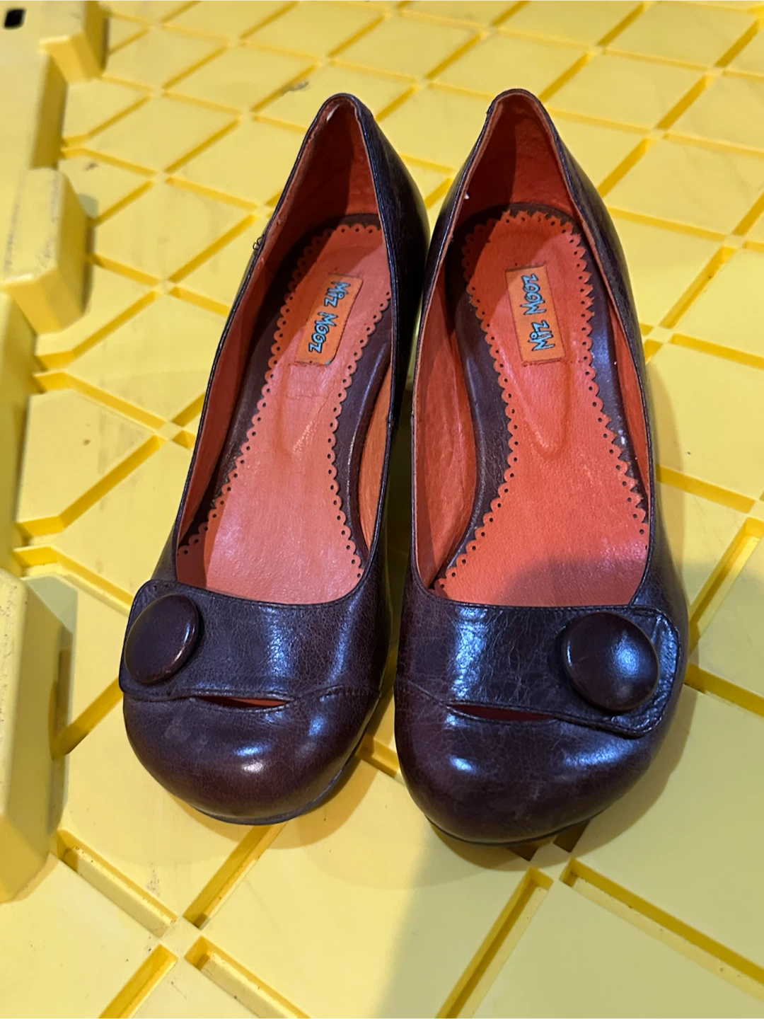 Miz Mooz Women's Brown Leather Heels Size 6 - photo 2