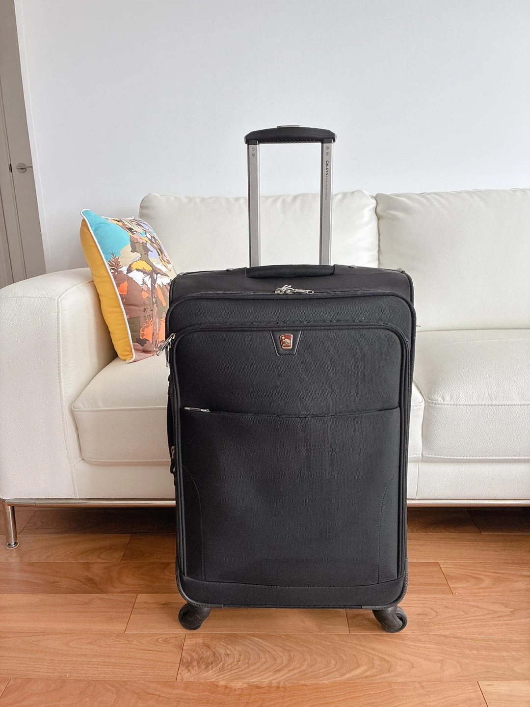 OIWAS Black 24 Inches Rolling Suitcase