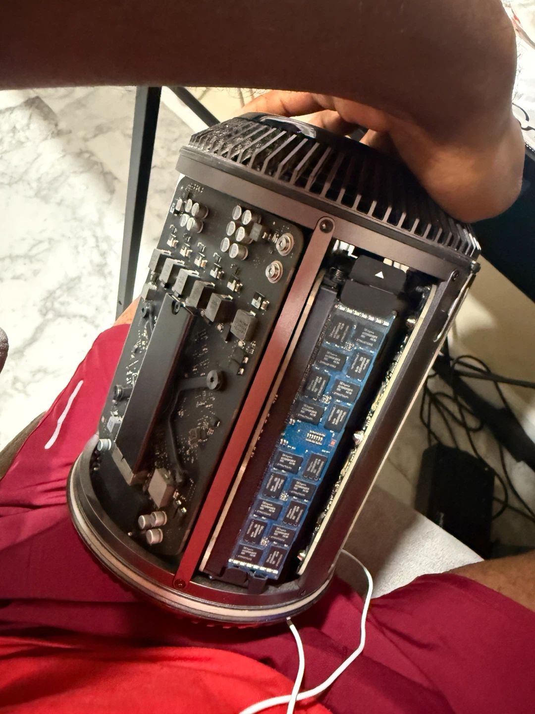 Apple Mac Pro Tower (Late 2013) open for trades - photo 2