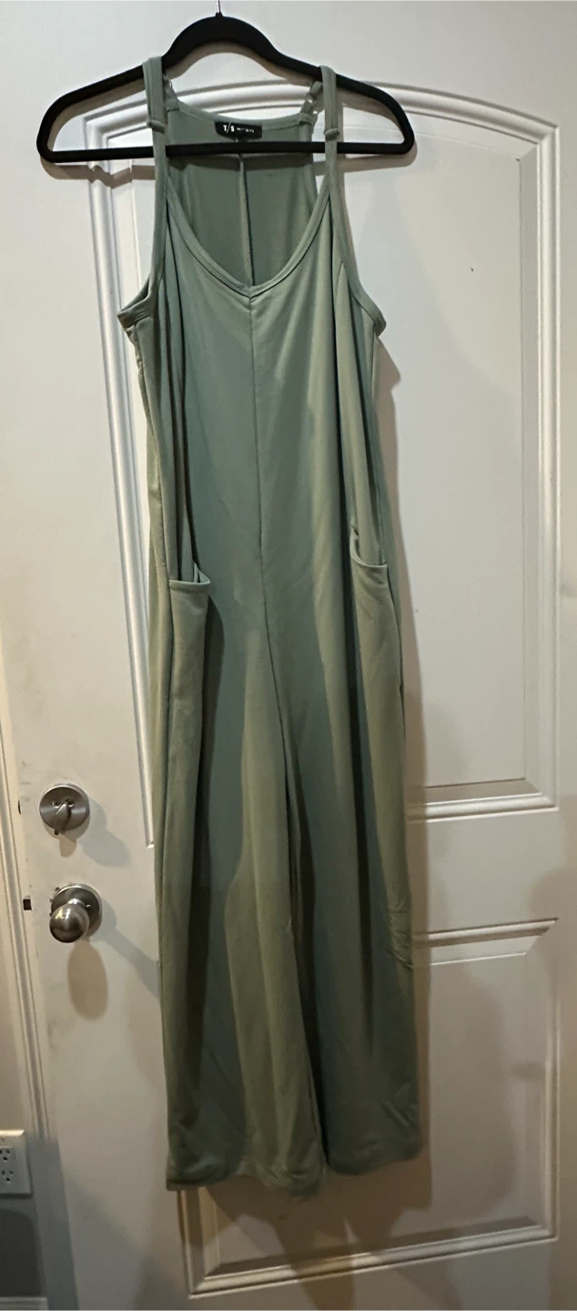 T/S by Thrive Jumpsuit Size M