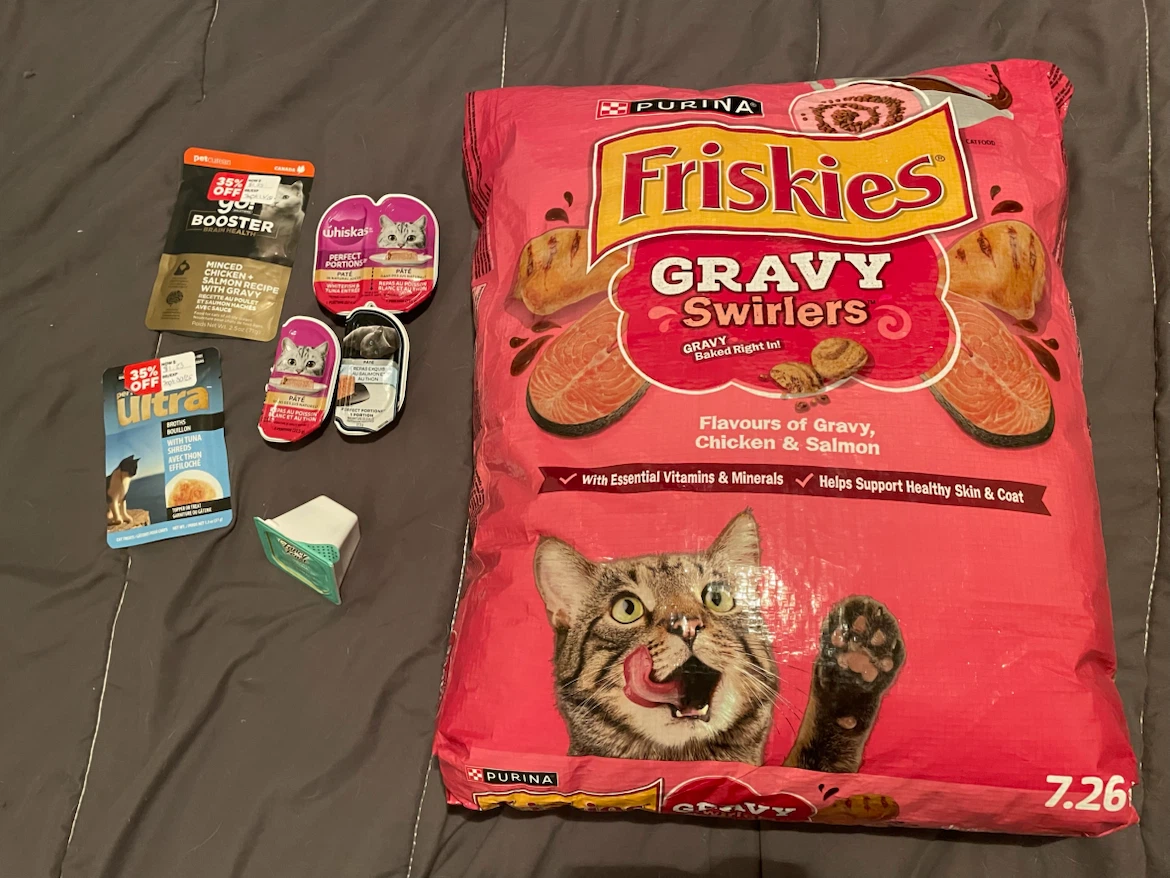 Wet & Dry Cat Food Lot