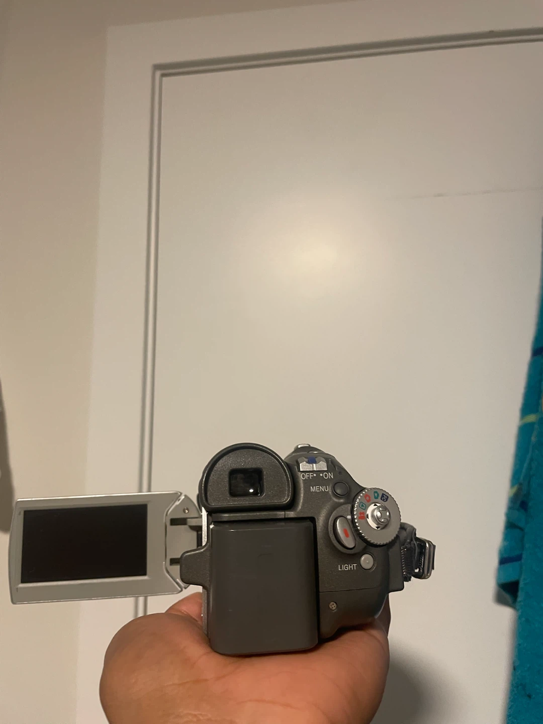 Panasonic 30x Optical Zoom Camcorder - photo 2