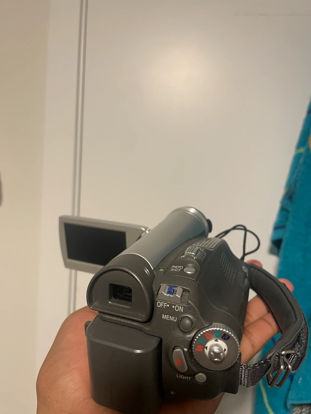 Panasonic 30x Optical Zoom Camcorder - photo 3