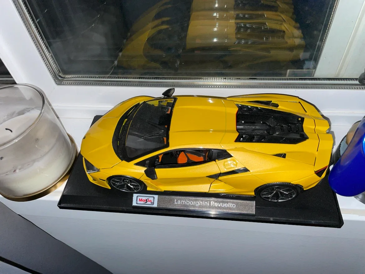 Maisto Lamborghini Revuelto & Countach LP800-4 Diecast Cars - photo 4