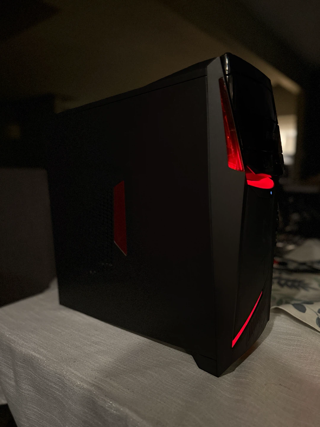 Performance Gaming PC | GTX 1080 - i5 7400 - 16GB