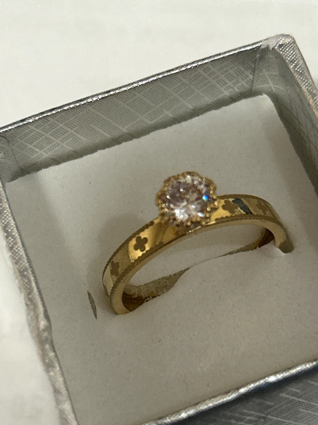 18k Gold ring with cubic zirconia - photo 2