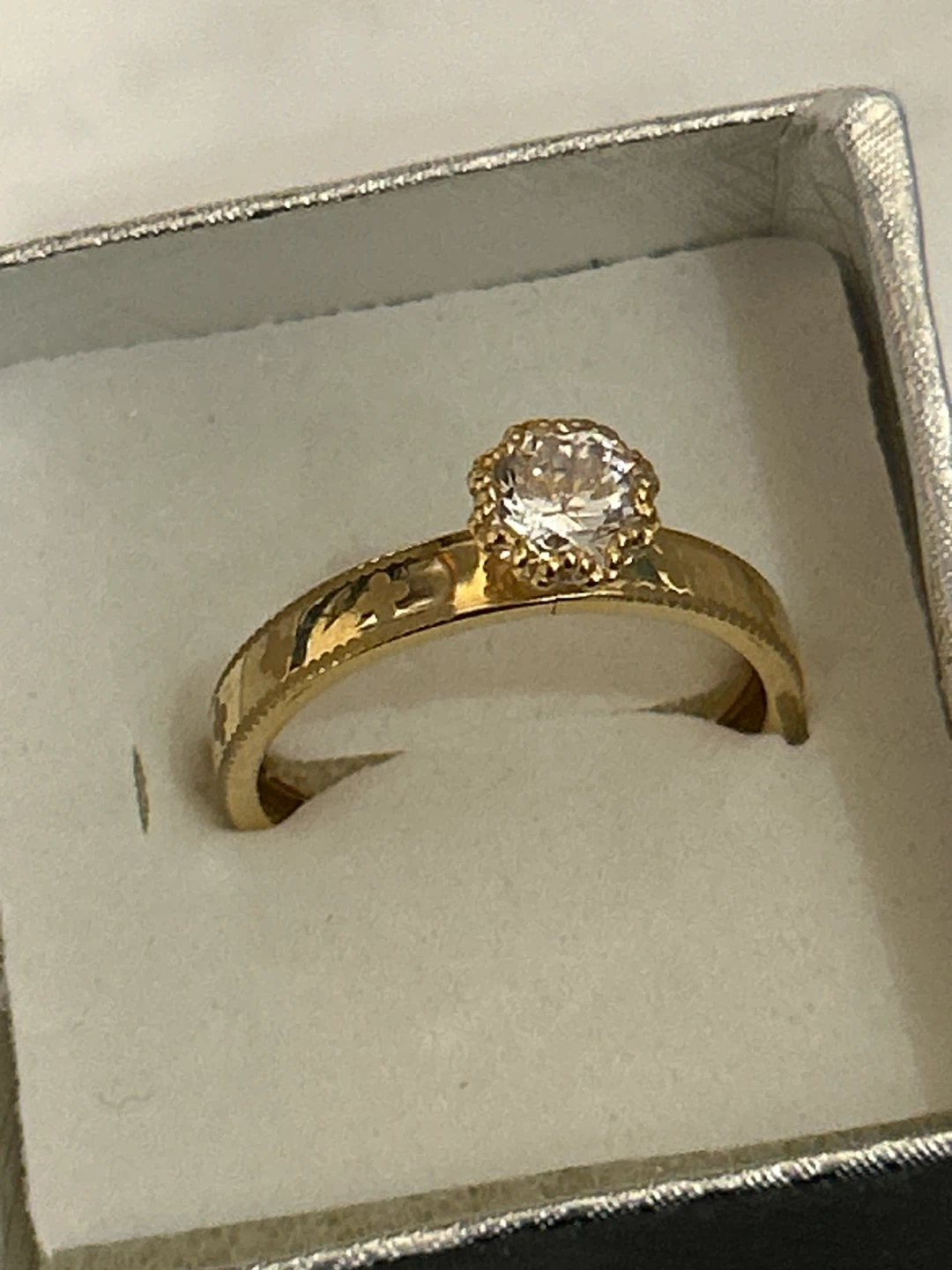 18k Gold ring with cubic zirconia - photo 4