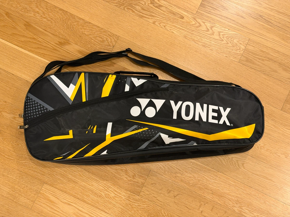 Yonex Badminton Rackets with Case and Shuttlecocks - photo 3