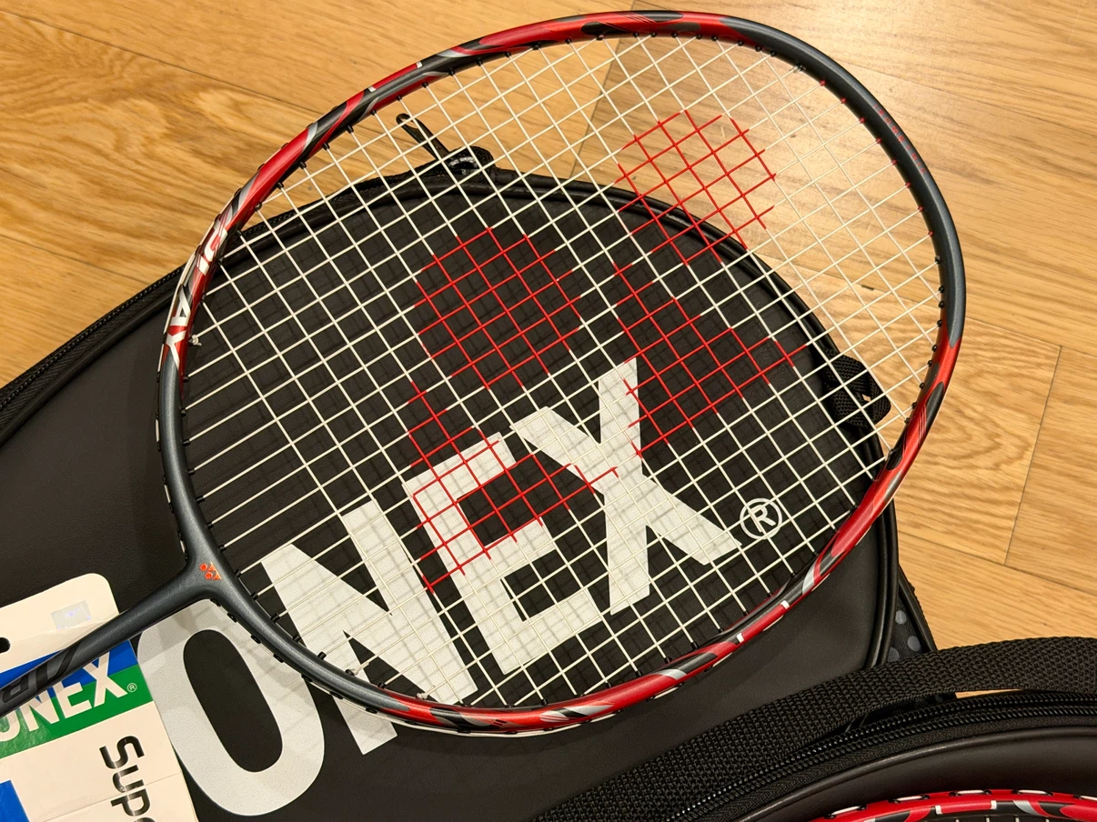 Yonex Badminton Rackets with Case and Shuttlecocks - photo 5