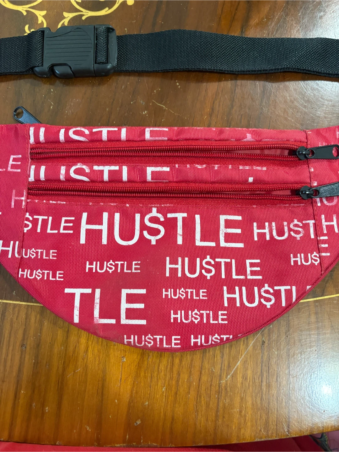 Red Fanny Pack with "Hustle" Print - photo 4