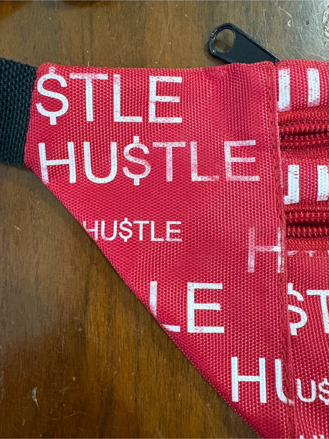 Red Fanny Pack with "Hustle" Print - photo 5
