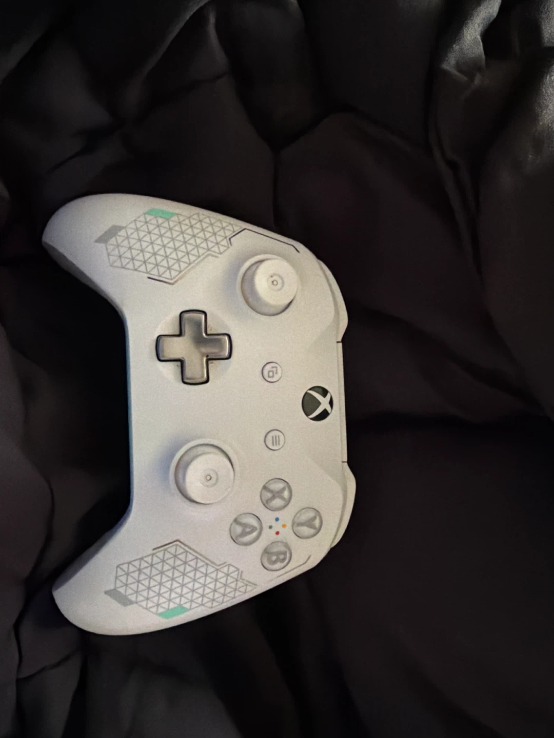 White Xbox Wireless Controller